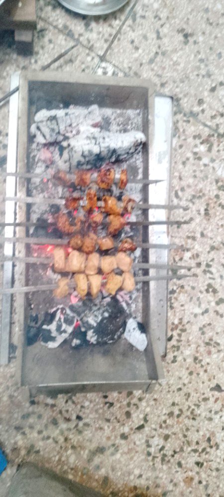 4 march ko ghr py he B.B.Q party ki
Bouth mazah aya tha. 🙂
