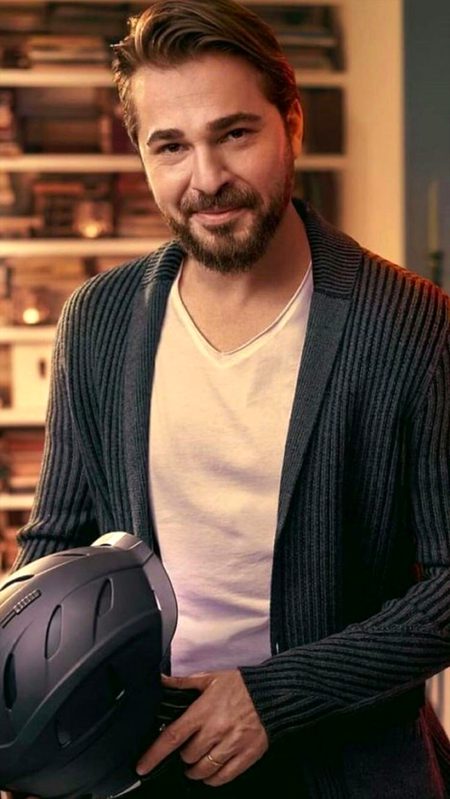 Turkish Celebs image