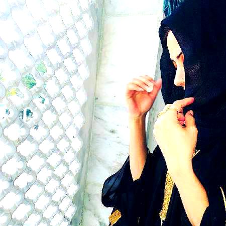 چلے لاکھ چال دُنیا ھوے زمانہ لاکھ دُشمن
جو تِری پناہ میں ھو یا رب  اُسے کیا کِسی سے ڈرنا 🔥👑