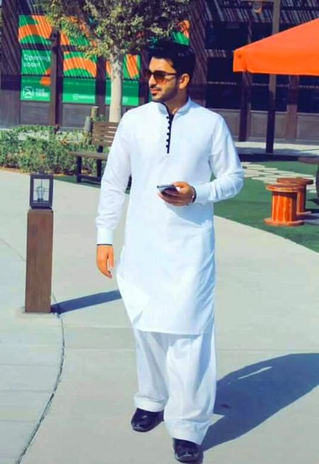 یاد رہے گا یہ دور حیات ہم کو__
کیا خوب ترسے ہیں اک شخص کیلئے__💔
-✨❤