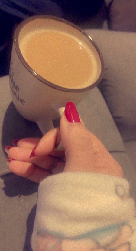 Tea 😍😍😍😍kis kis ko passnd yar mny tea bht hi passnd mujhe lgta hy dosro se love kya hi krna yar chay zyada mazy ki hoti hy 😍😍🤭🤭🤭Kya hi maza hy Tea kya 😋😋😋And how are you everyone missing you raz sister cute bro 🤗🤗
