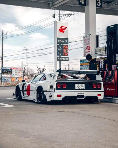 Ferrari F40 on the street!! ⚡