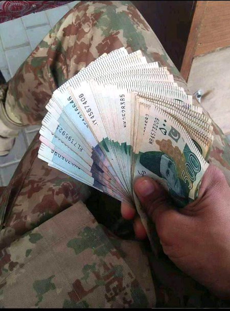 *نخرے بھی اٹھاٶں گا اور خرچہ بھی...
لیکن لڑکی  کا قد 5.4ہو 😍🙈
Decent-Foji