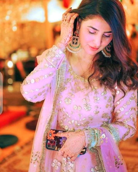 اگر خدا مجھے تم پر اختیار دے تو میں تمہارے ذہن سے اپنے لئے ساری لاپرواہی نکال کر رگ رگ میں اپنے لئے محبت دوڑا دوں🔥 Mahii 💔