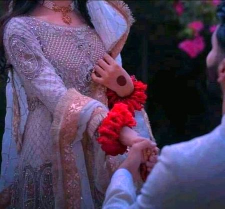 بے شک محبـــت بہت خوبصـــورت چیــز ہے❤ اگر ہاتھ تھـام کر ساتھ چلنے والا
انسان نیک ہو