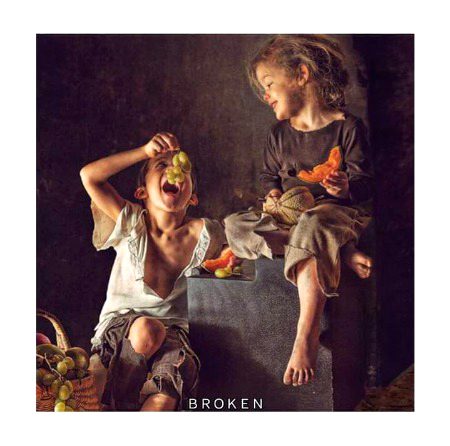 روک دیتا ہے سب بلاؤں کو ایک فاصلے پر بھائی کا رشتہ ہی کُچھ ایسا ہوتا ہے
🤍🖤