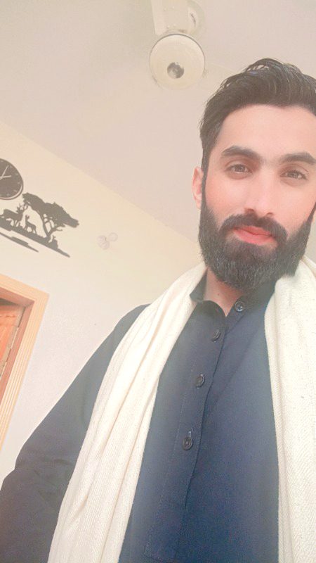 ہر طرف سے ہو رہی ہے تجھ پہ شاعری
 اے دسمبر ذرہ بتاتری خاصیت ہے کیا۔