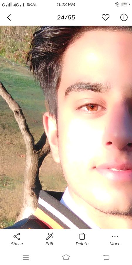 Nimu apki eyes color ksa ha