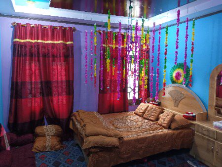 عمر نہیں تھی یہ ہماری
جن الجھنں میں الجھ گئے۔