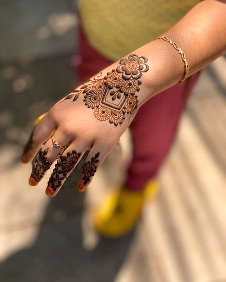 Mehndi Design image