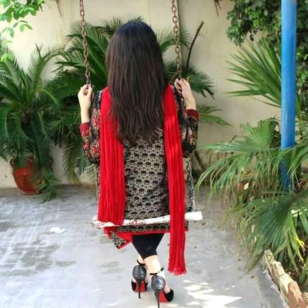 Lagti hun main cute
Lekin rehti hun main mute
Log smjhty hain isy mera attitude
Um e hania