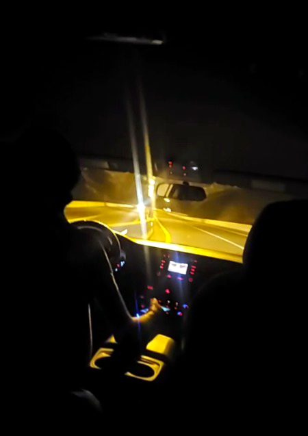 جنگل نہیں ہے پیارے،یہ شہر ہے یہاں پر🏵️
پریاں بھی نوچتی ہیں جنات کے علاوہ 🌸
ہجر و وصال پر کیا لکھے ضمیرطالب🌺 
ہیں اور بھی مسائل جذبات کے علاوہ🥀
🥀🥀