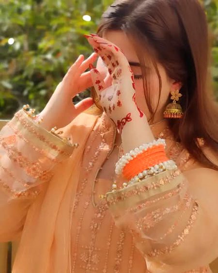 جتنی خوبصورت ہم جھنگ شہر کی لڑکیاں ہیں 
اللہ کرے ہمارا نصیب اس سے بھی زیادہ خوبصورت ہوں 🥀