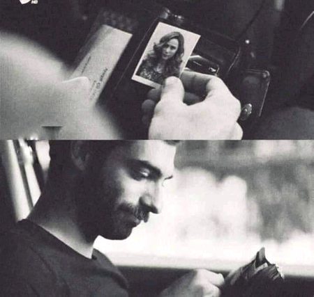 ایک خاموشی ھمارے دل کو دیتی ہے مٙلال
اور سب باتیں پسند آئیں تری تصویر کی