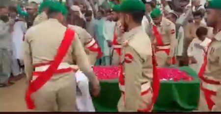 اور کسی دن مجھے ____ نا پاٶ تو 
😊🤐🤐
ڈھونڈنا مت بس دعاۓ مغفرت کر دینا
 💔