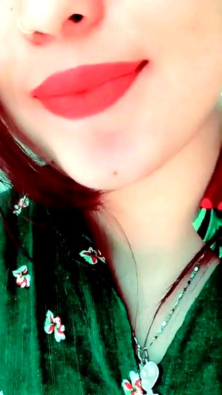 گُلاب کی کلیوں میں لپٹی
امربیل جیسی لڑکی ہوں🔥