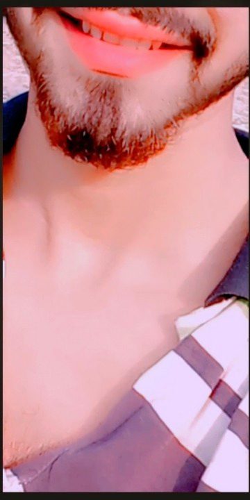 مسکرانا عادت ہے جناب 😍
ہم دکھ کو زیادہ لِفٹ نہیں کرواتے 😏✌️