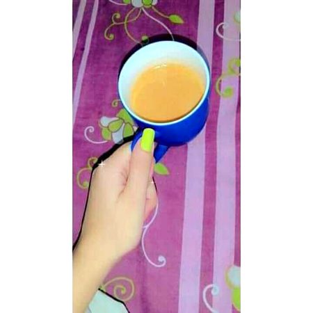 کچھ تعلق چائے کی طرح ہوتے ہیں۔۔ ☕
جن کو جلدی جلدی بنا پرکھے پیا جائے تو جلد بازی میں آپ کی زبان جلا دیتے ہیں ۔۔۔🔥