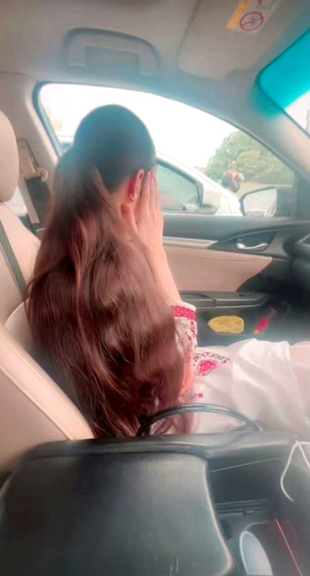 جو جتنا مکمل نظر آتا ہے، وہ اتنا ہی معجزوں کے انتظار میں ہے...!!!!✨🌼