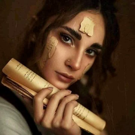 اب کیا ڈھونڈھتے ہو جلے کاغذ کی راکھ میں..
وہ افسـانـہ ہی جـل گیا جس کا عنوان تُم تھے💔Unzii🥀