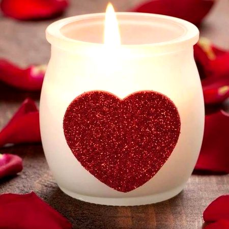 Pyar krna ha tou sacha kro.. wrna apny matlab ky liya ksi ka dill mut dukhao