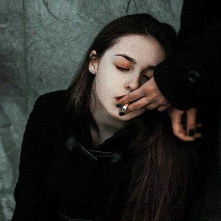 _رنج سہنے کی میرے دل میں تب و تاب کہاں-_
_اور یہ بھی ہے کہ پہلے سے وہ اعصاب کہاں-🖤🔥_