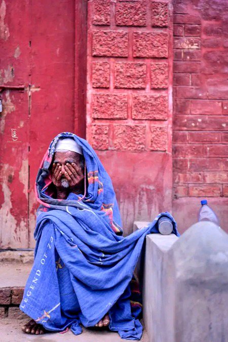 آج وہ چپ ہیں جو بچپن میں دعا کرتے تھے 
"ہو  مرا  کام  غریبوں  کی  حمایت  کرنا ❤️🩹