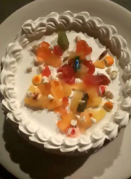 Mera special cake 💖💖💖 thank you dear💖💖