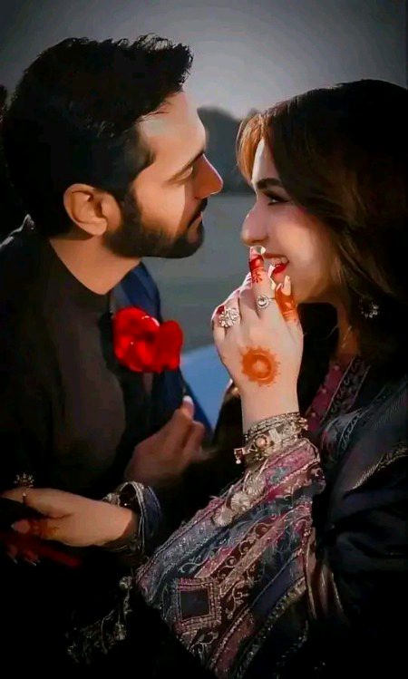 اک شخص ہی کافی ہے ہمیں سارے جہاں میں 
اک پُھول نے بھر رکھا ہے گُلدان ہمارا 🌹🌹