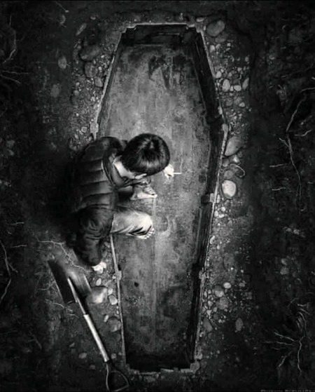 ﯾﮧ ﺩﮐﮭﻮﮞ ﻣﯿﮟ ﮔِﮭﺮﺍ ﻟﮍﮐﺎ ﮐِﺴﯽ ﺩﻥ ﺁﮦ ﺑَﮭﺮ ﻟﮯ ﮔﺎ
ﻟﮑﮭﺎ ﺟﺎﺋﮯ ﮔﺎ ﺗﺨﺘﯽ ﭘﺮ ﺍُﺩﺍﺳﯽ ﮐﮭﺎ ﮔﺌﯽ ﺍﺱ ﮐﻮ