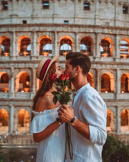 اک پھول دُوں گا مُسکراتے ہوئے ..😘
اب کی بار ملا تو کہہ دوں گا اچھی لگتے ہو..❤
#ZALIM🍒