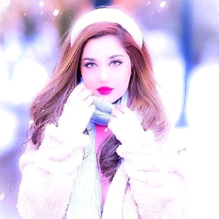 میں نے جانے والوں کو کبھی روکا نہیں☺😍
دروازے تک چھوڑ آتی ہوں کہیں واپس نہ آجائیں 😀😀😀