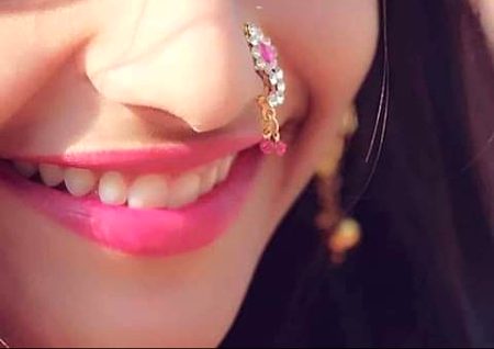 کسی گم گشتہ راز کی کڑی ہوں میں کسی دل نشین آزار کی لڑی ہوں میں کہیں انوکھی
کہانی کا مرکزی خیال ہوں کہیں خوبصورت کتاب کا عمدہ نصاب ہوں
