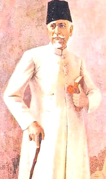 انگریز  وائسرائے مولانا ابو الکلام آزاد سے ملنے انکے گھر آیا ، ساتھ میں ایک مترجم بھی تھا جو انگریز کی بات کا اردو ترجمہ مولانا کو سناتا اور مولانا کے جواب کا انگریزی ترجمہ انگریز کو سناتا ،  ہوا یوں کہ کئی جگہ مترجم نے ترجمے میں غلطی کی تو مولانا نے اسکو روک کر صحیح کروایا. جب میٹنگ ختم ہوئی تو انگریز بولا کہ مولانا جب آپ کو انگریزی آتی ہے تو پھر مترجم کیوں رکھا انگریزی میں ہی گفتگو کیوں نہیں کی. اس پر مولانا کا تاریخی جواب سنیں...
" جب آپ 5000 میل دور بھی اپنی زبان نہیں چھوڑتے تو ہم اپنے ہی گھر میں اپنی زبان کیوں چھوڑیں "
♡♡ منقول 
مقام عبرت نہیں ڈوب مرنے کا مقام ہے ہماری اشرافیہ سمیت تمام سب کے لیے🥲🥲🥲