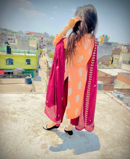 میں عمر بھر نہیں بھولتی تزلیل  اپنی  
پلٹ کر بھی جو آئے ٹھوکر کی  زد  پہ رکھتی ہو👑🔥