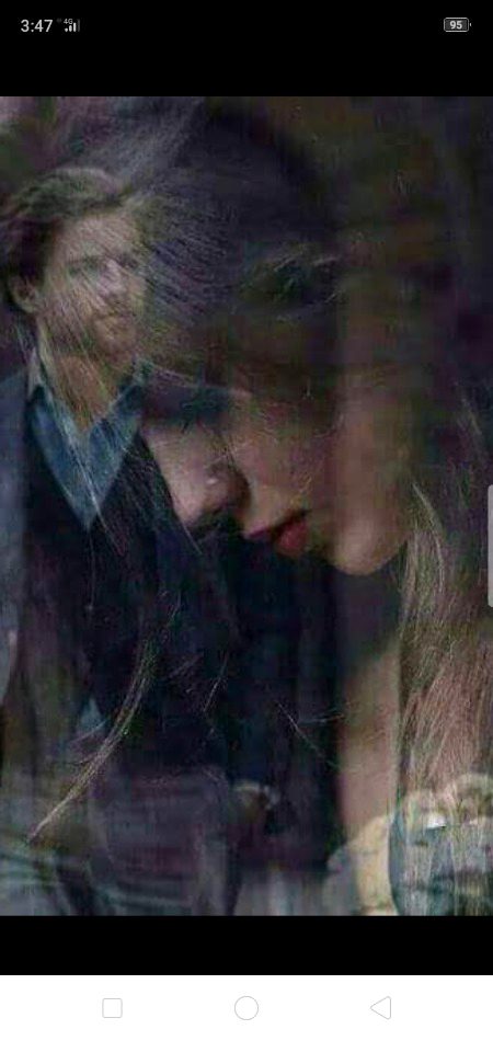 ہم دشت جنوں کے سودائی
ہم گرد سفر ہم نقش قدم
ہم سوزِطلب ہم طرزِ فغاں
ہم رنج چمن ہم فصل خزاں
ہم حیرت و حسرت و یاس و الم
ہم دشت جنوں کے سودائی
یہ دشت جنوں یہ پاگل پن یہ پیچھا کرتی رسوائی
یہ رنج و الم یہ حزن و ملال
یہ نالہء شب یہ سوزِ کمال
دل میں کہیں بے نام چبھن اور حد نظر تک تنہائی
ہم دشت جنوں کے سودائی
اب جان ہماری چھوٹے بھی یہ دشت جنوں ہی تھک جائے
جو روح و بدن کا رشتہ تھا کئی سال ہوئے وہ ٹوٹ گیا
اب دل کا دھڑکنا رک جائے
اب سانس کی ڈوری ٹوٹے بھی
ہم دشت جنوں کے سودائی🔥 MAHii 💔