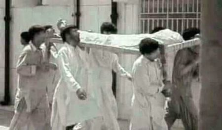 میری میت پر بھی ناچے گی دنیا
کے مر گیا اک غیر کے پیچھے