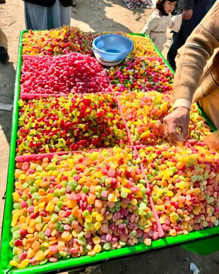 پھر یوں ہوا کہ صبر کی انگلی پکڑ کر ہم❤️🔥❤️🔥❤️🔥
اتنا چلے کے راستے حیران ہوگئے❤️🔥❤️🔥❤️🔥