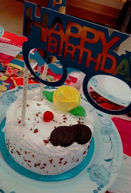 ye lo cake dd walo ap sb k liye