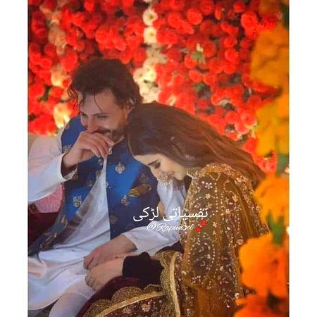 شِکوے گِلوں کو چُھوڑ کے پہلو میں آ کے بیٹھ
آ  پِھر نئے سِرے سے"مُحبّت ___شروع کریں!!!🔥💯
🐾