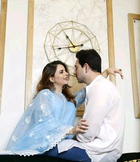 ...جیسے ایک ریاست پر صرف ایک ہی بادشاہ راج کرتا ہے، ویسے ہی میری زندگی پر بھی صرف تمہارا راج ہے. کیونکہ تم میری محبّت ہو. تم میری زندگی کا سب سے قیمتی اثاثہ ہو. تم میرے لیے میری جان سے پیارے ہو. تم میرے لیے آسمان سے عطا کردہ من و سلویٰ ہو. تم میرے لیے تپتے صحرا میں چھاؤں کی جگہ ہو. تم میرے لیے ساون کی پہلی بارش ہو. تم میرے لیے سکون ہو. تم میرے لیے سب کچھ ہو اور تم ہی میرے بے پناہ عشق کے اکلوتے وارث ہو. ❤️😘😍
My lifeline 🥰😘