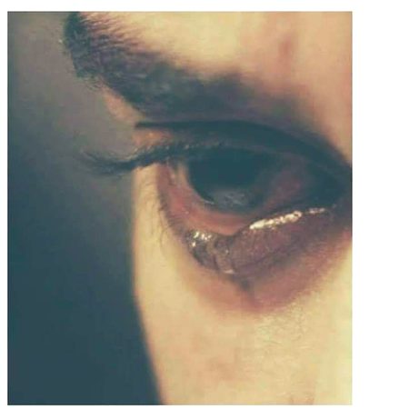 ”کبھی کبھی میرا پتھر کا بنا دل بھی درد سے پھٹنے لگتا ہے“💔