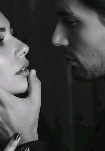 یہ آنا کوئی آنا ہے کہ بس رسماً چلے آئے
یہ ملنا خاک ملنا ہے کہ دل سے دل نہیں ملتا
janm🥰