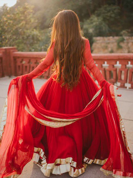 بےمصل ہوں نایاب ہوں تعبیر نہیں جس کی ایک ایسا خواب ہوں۔۔۔🌷🌷🌷۔۔۔pari