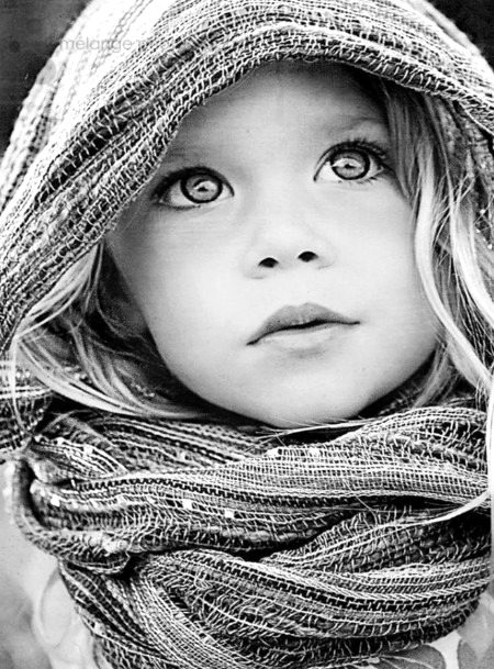 وہ صرف انہی کے ہاتھوں مات کھاتی تھی ' 
جن سے اسے محبت ہوتی تھی______🙂 🖤-