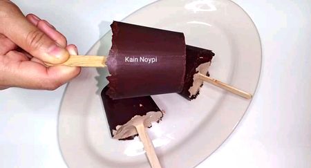 Ban gi ice cream yammmi ha 
Mny bnai homemade ice cream
Jugnu