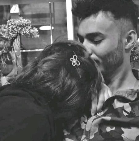 دِیکھائی دینے لگا ہے وہ شخص چاروں طرف
 اُســــے کہو یوں نا یاد آیا کرے مجھــے🙈