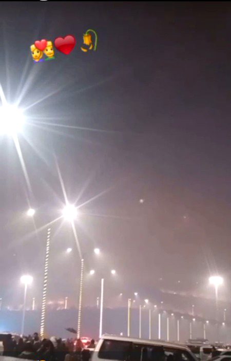 نفرتوں کے بازار میں جینے کا الگ ہی مزہ ہے
لوگ رلانا نہیں چھوڑ تے اور ہم مسکرانا نہیں چھوڑتے۔!