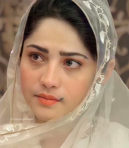 تیری قسم ابھی تک سوۓ نہیں ہیں ہم !
رونے کو دل کرتا ہے پر روۓ نہیں ہیں ہم !
یاد نہ کریں تم کو اور سو جائیں ہم. اتنے بے وفا ابھی ہوۓ نہیں ہیں ہم🔥 Mahii 💔