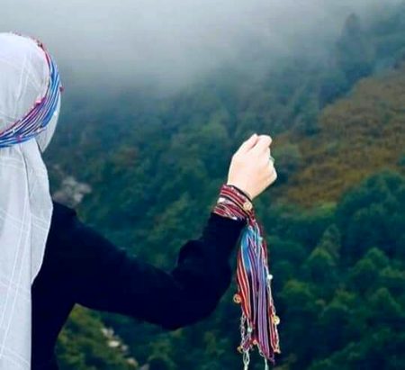  حیران نہیں ہوں فقط یہ دیکھ رہی ہوں..
کتنا گر رہے ہیں لوگ مجھے گرانے  میں😊PreesaG